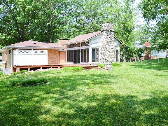 2nd image of 712 Belmont Dr