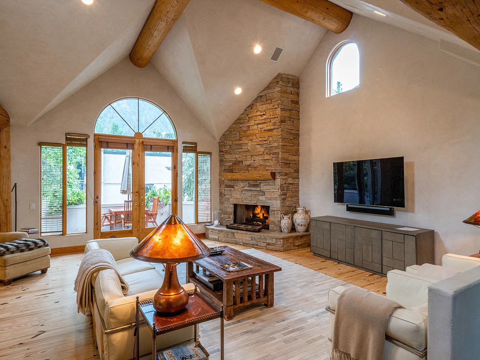 4 bed, 4.5 bath, 3625 sqft, $45,000 — Photo 2