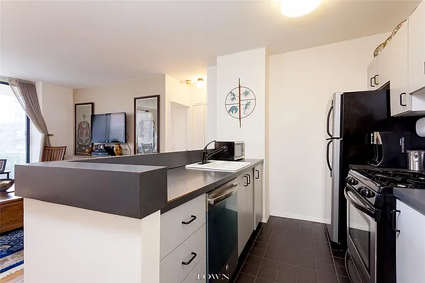 Rented by Town Residential | media 19