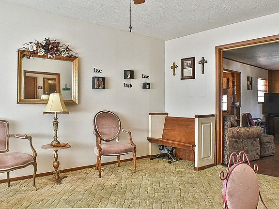 4th image of 2213 Western Dr