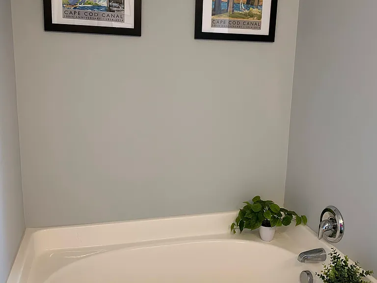 Soaking tub in master bath.