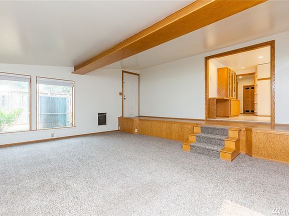 4th image of 20325 28th Ave W