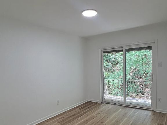 4th image of 24 Oakwood Rd APT 14