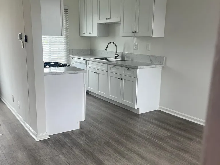 118 E Palmer Ave — Photo 12