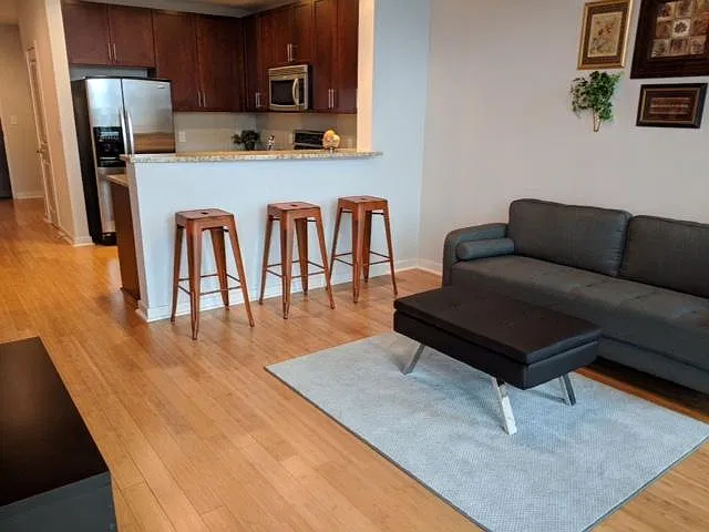 2 bed, 861 sqft, $2,620 — Photo 2
