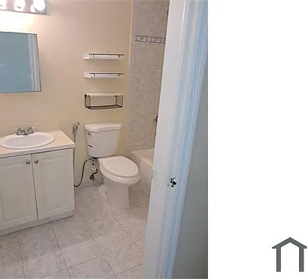 2210 NW 34th St #310 — Photo 8
