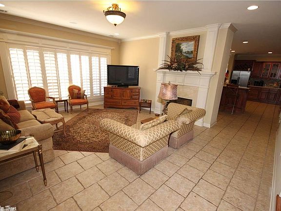 3rd image of 103 Versailles Ct