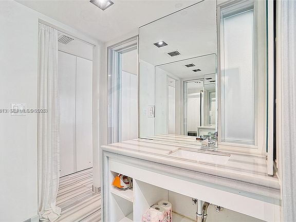 5th image of 1358 Pennsylvania Ave APT 107