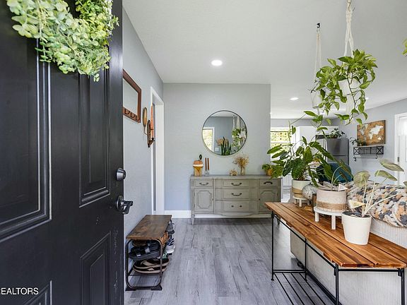 3rd image of 2838 Cecil Ave