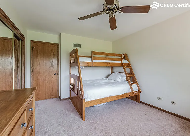 Bedroom 2 - Full & twin beds with extra sheets