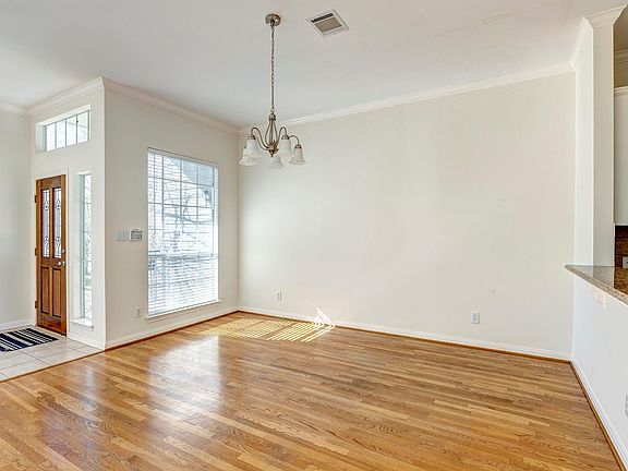 5th image of 5518 Rose St