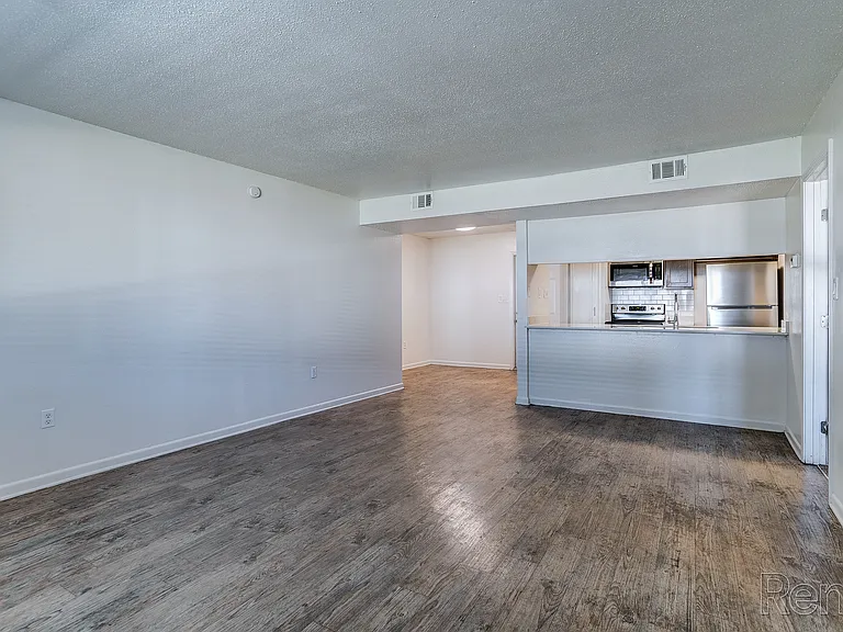 Elevate at 604 West Apartments — Photo 8