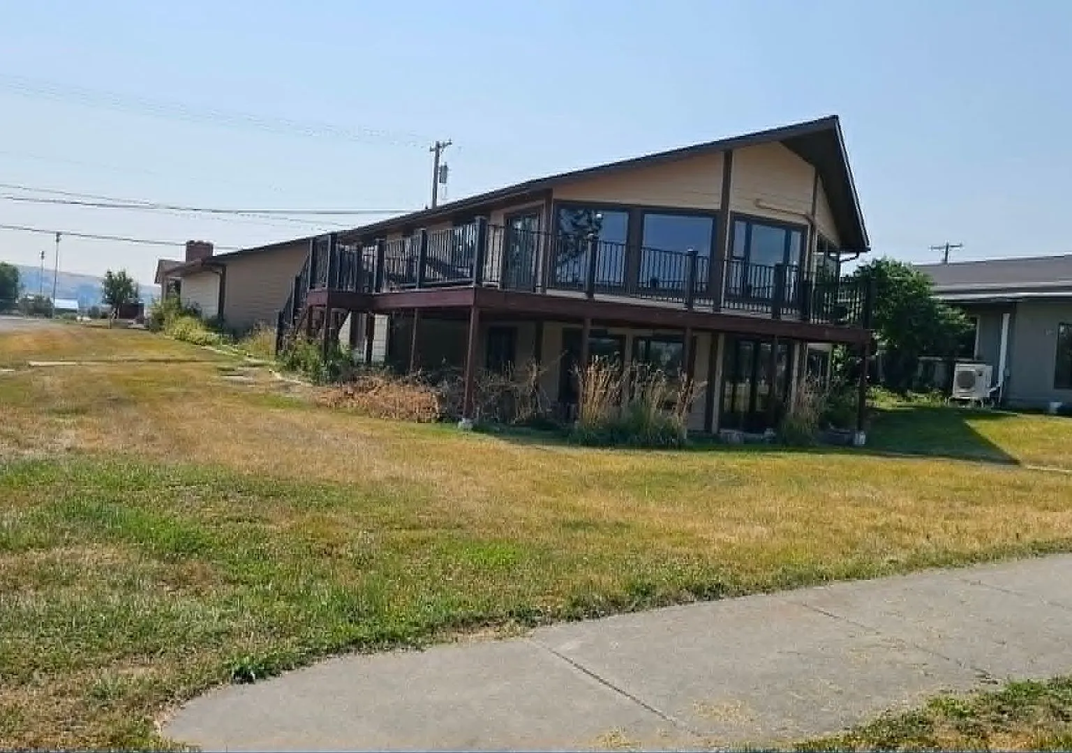 Corner Lot House with Lake Views — Photo 1