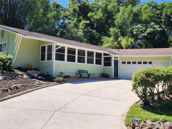 1765 Hilltop Dr, Mount Dora, FL 32757