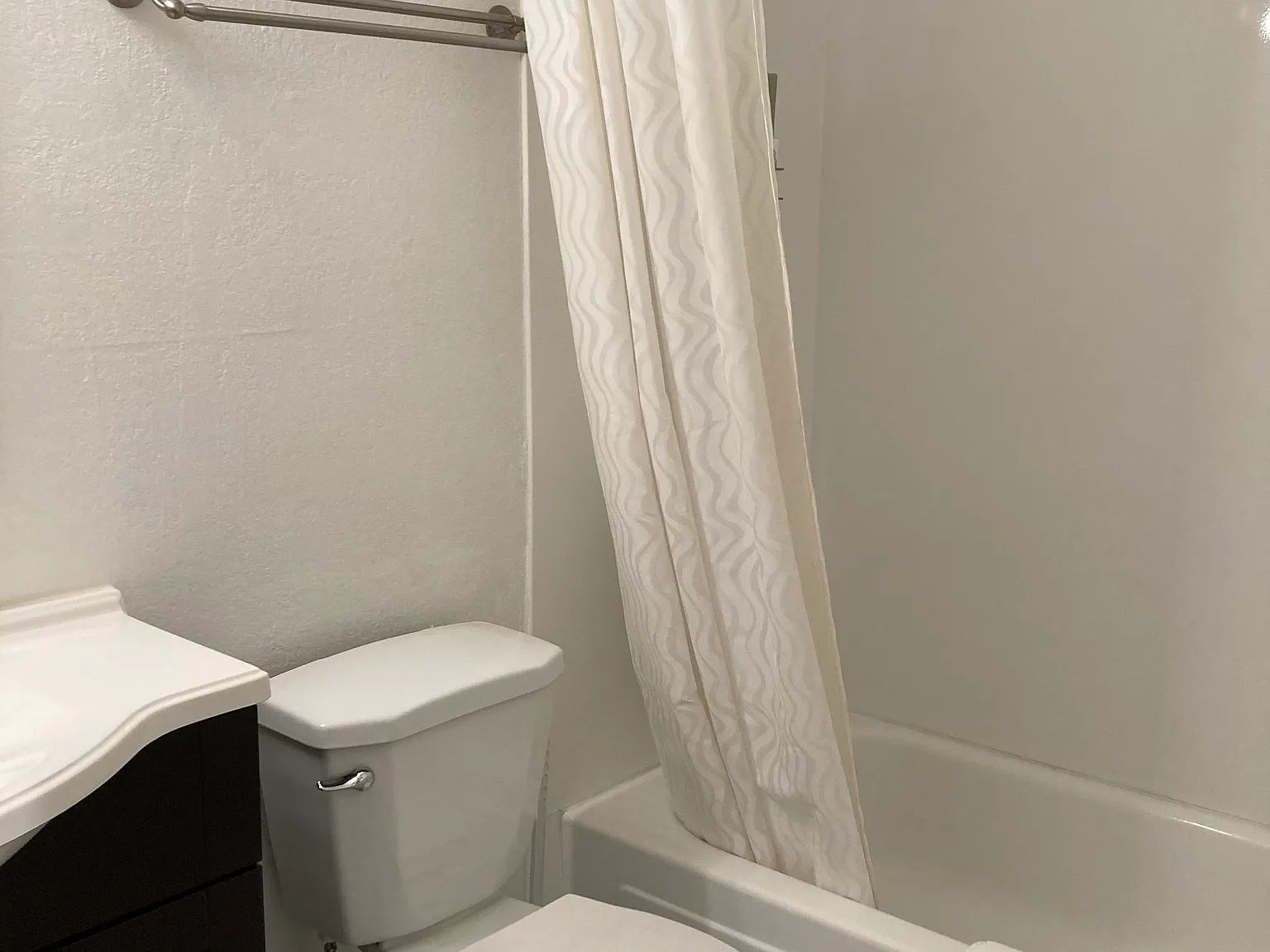 2 bed, 863 sqft, $2,000 — Photo 4
