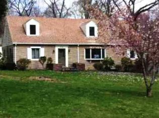 316 Juniper Dr, Orange, CT 06477