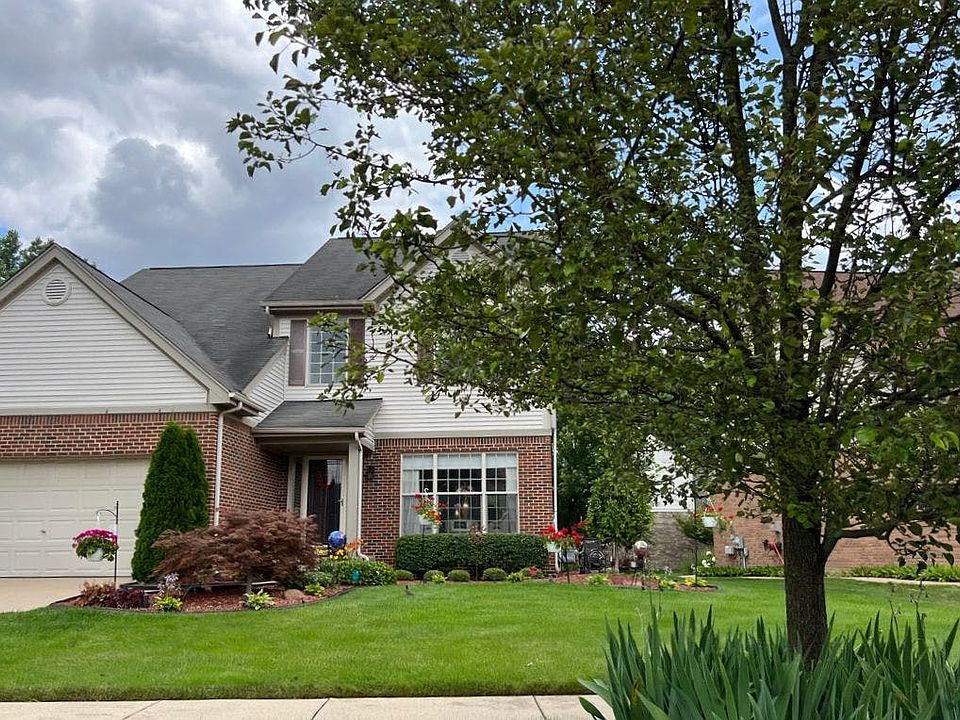 1st image of 39691 Dorchester Cir