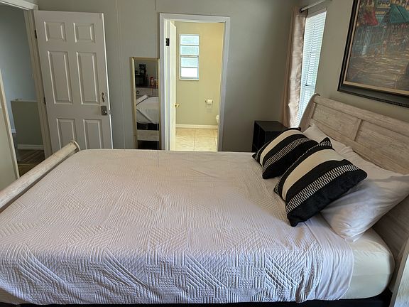 5th image of 3801 Kimball Ave #7