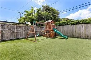 4328 SW 9th Ter — Photo 31