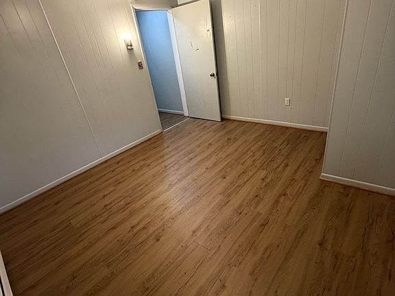 5th image of 208 S Chestnut St #1