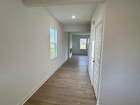 4th image of 4371 Red Pine Dr