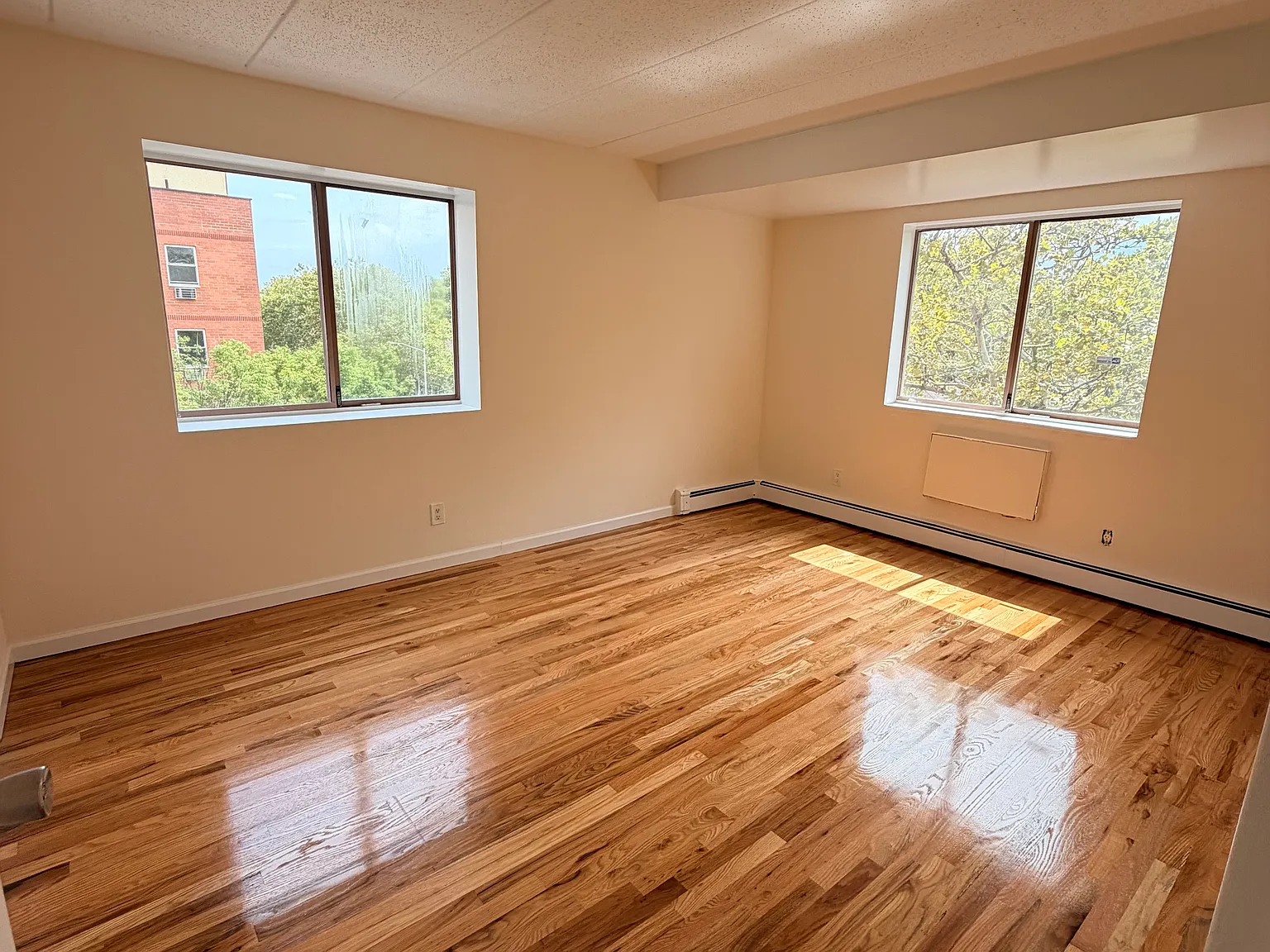 1 bed, $2,400 — Photo 4
