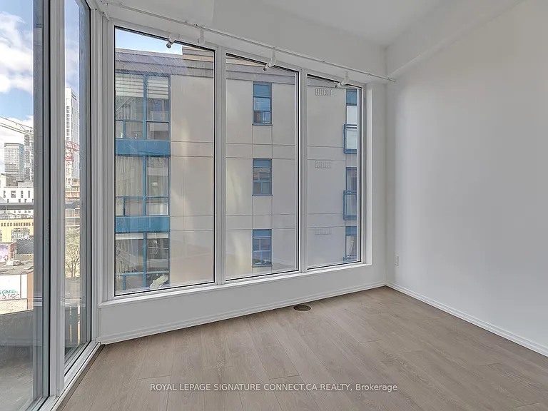 68 Shuter St #908 — Photo 7