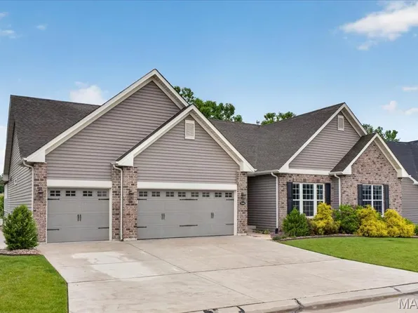 544 Miralago Shore Dr, Saint Peters, MO 63376