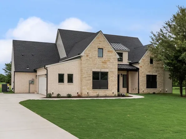 209 Waverunner Ct, Corsicana, TX 75109