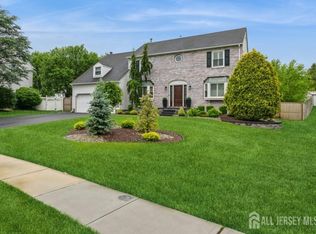 15 Princess Dr, North Brunswick, NJ 08902