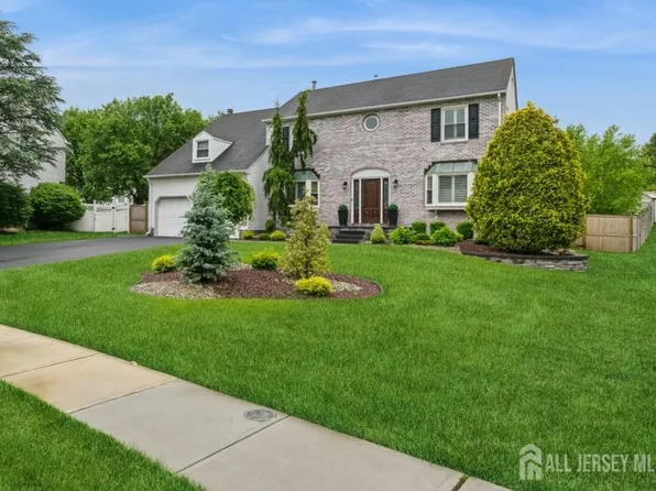 15 Princess Dr, North Brunswick, NJ 08902