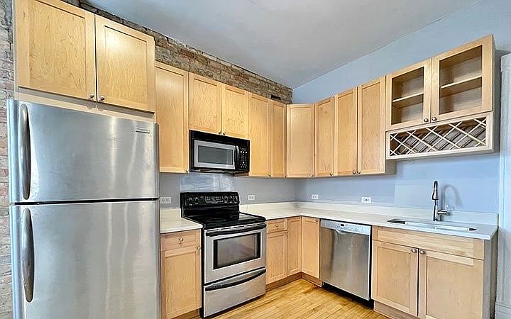 1st image of 1539 N Wells St APT 2