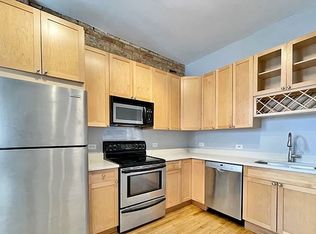1539 N Wells St APT 2, Chicago, IL 60610