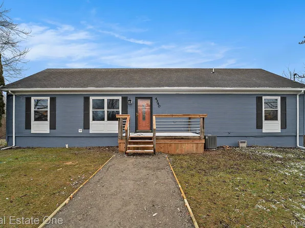4240 E Commerce Rd, Commerce Township, MI 48382