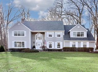 10 Dogwood Lane, West Nyack, NY 10994