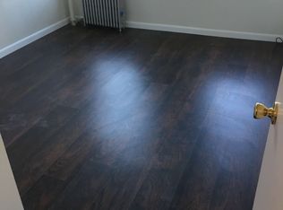 2424 43rd St APT 2R, Astoria, NY 11103