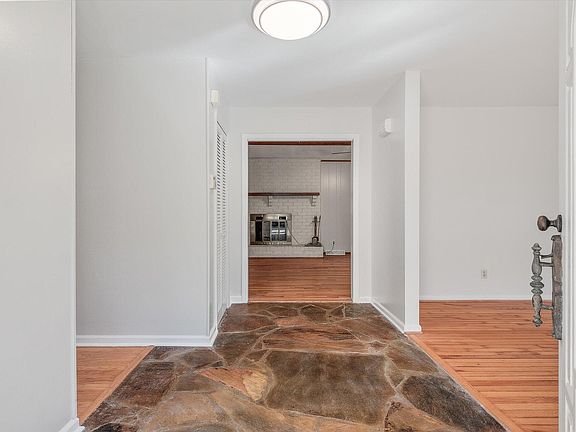 4th image of 125 Sycamore Dr