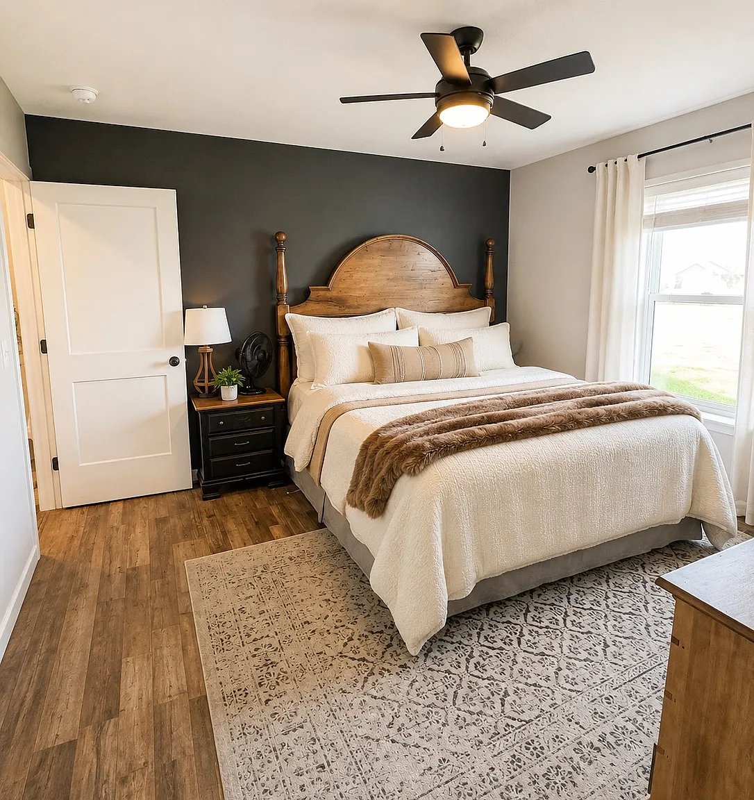 3 bed, 1342 sqft, $2,950 — Photo 4