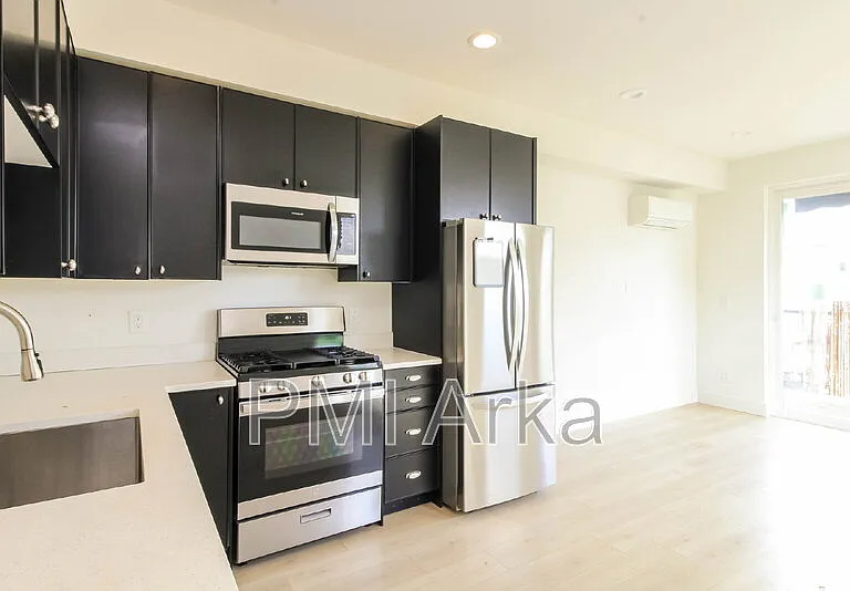 909 28th Ave S #C — Photo 5