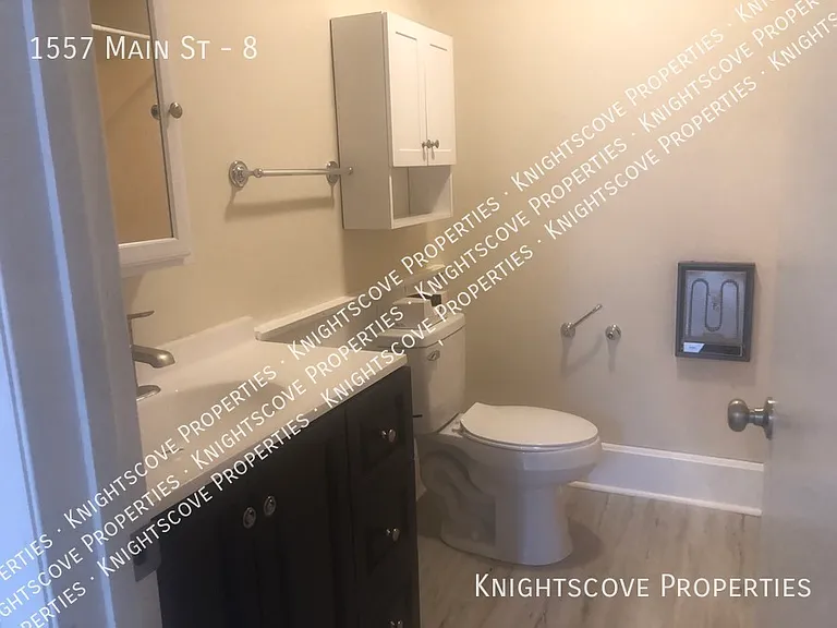 1557 Main St #8 — Photo 11