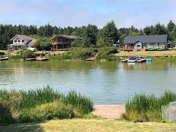 3rd image of 103 Duck Lake Dr NE