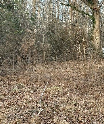 2nd image of 5832 Centerville Rd