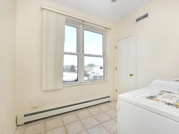 33-16 24th Avenue image 24 of 41