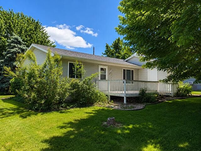 1st image of 205 13th Ave S