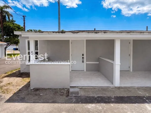 5680 28th St N #D5, Saint Petersburg, FL 33714