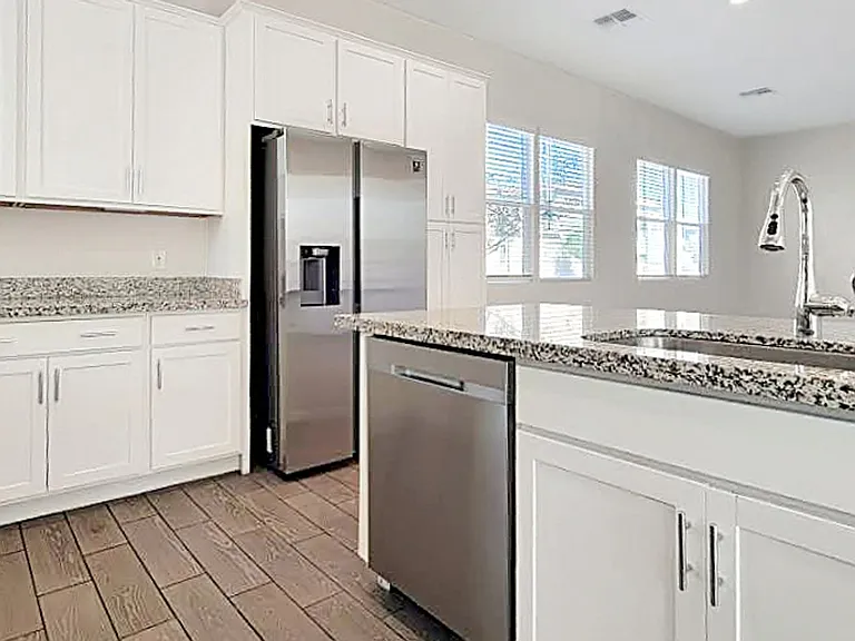 15733 W Polk St — Photo 11
