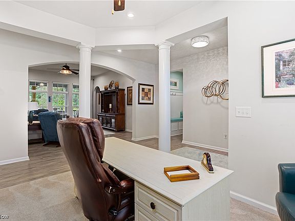 5th image of 7452 Greenlawn Dr