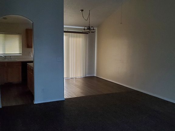 2nd image of 825 Griffin Dr