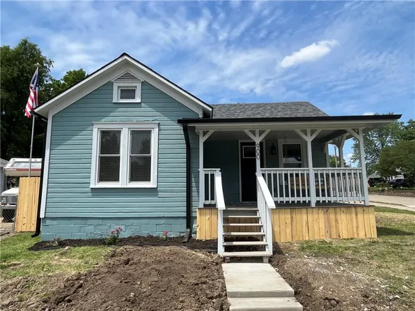 900 Walnut Ave, Osawatomie, KS 66064