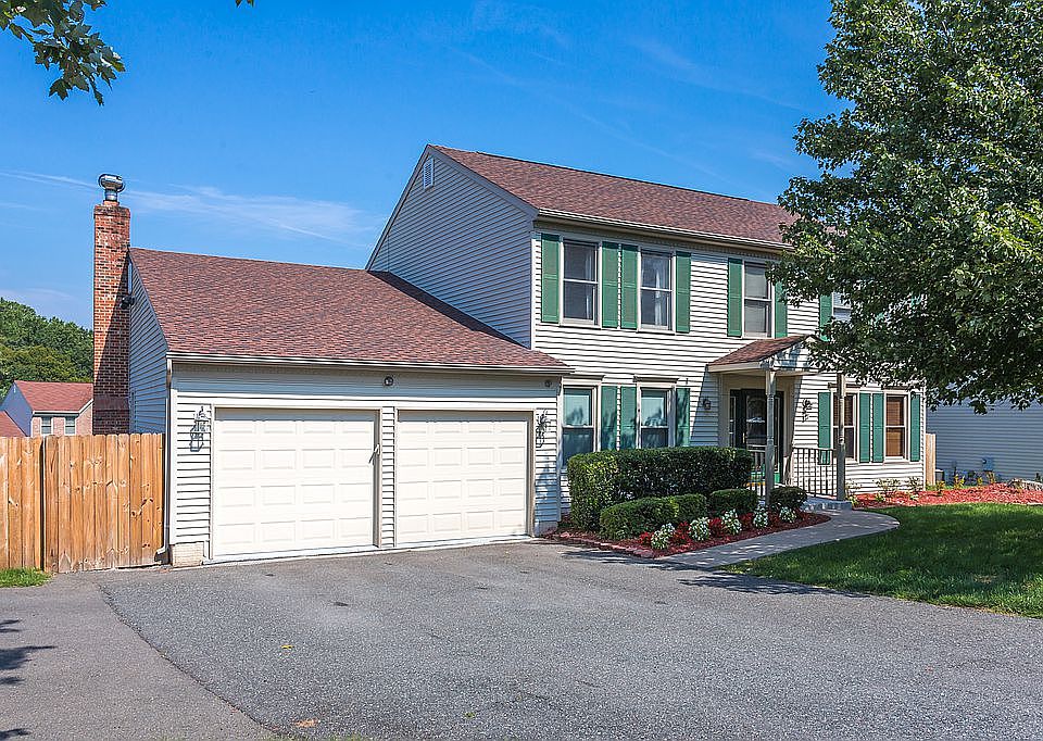 1st image of 11 Sunnybrooke Ln